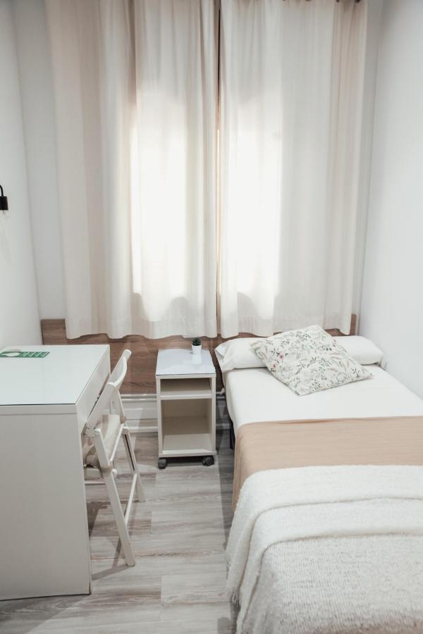 Hostal Ruta De Francia Barcelona Ngoại thất bức ảnh