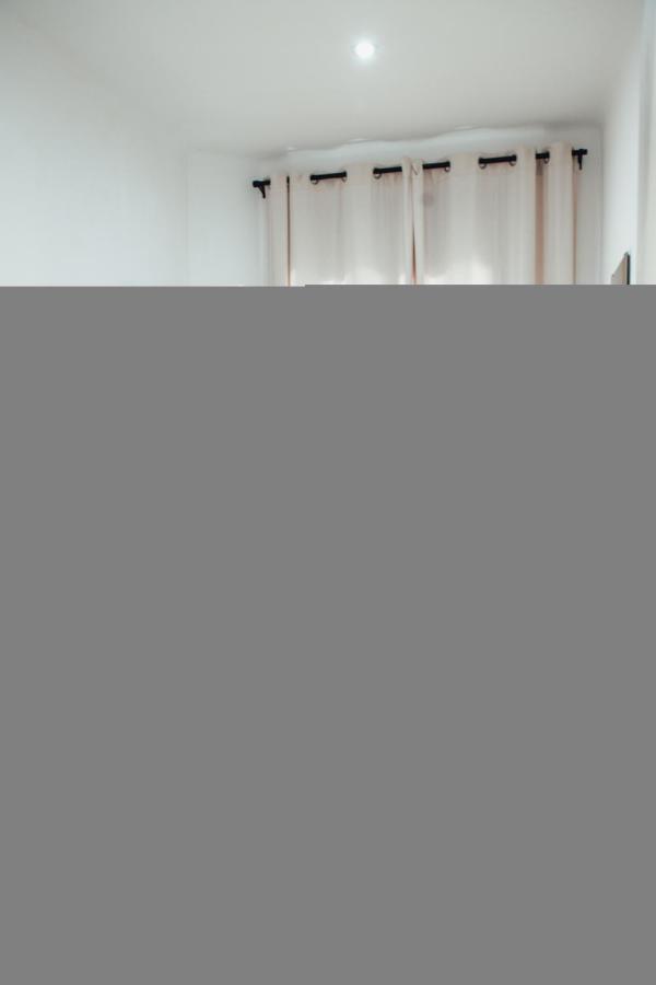 Hostal Ruta De Francia Barcelona Ngoại thất bức ảnh