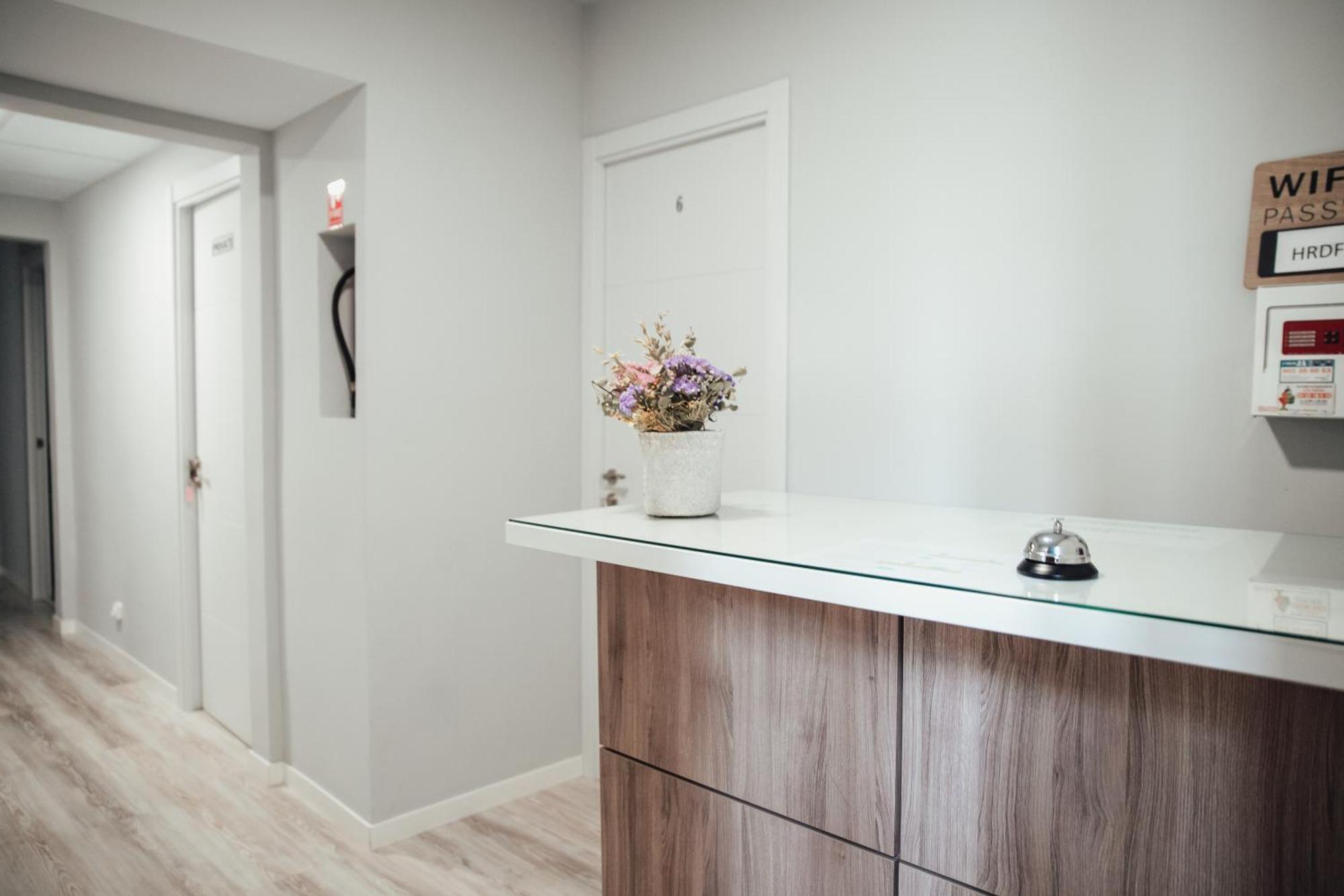 Hostal Ruta De Francia Barcelona Ngoại thất bức ảnh