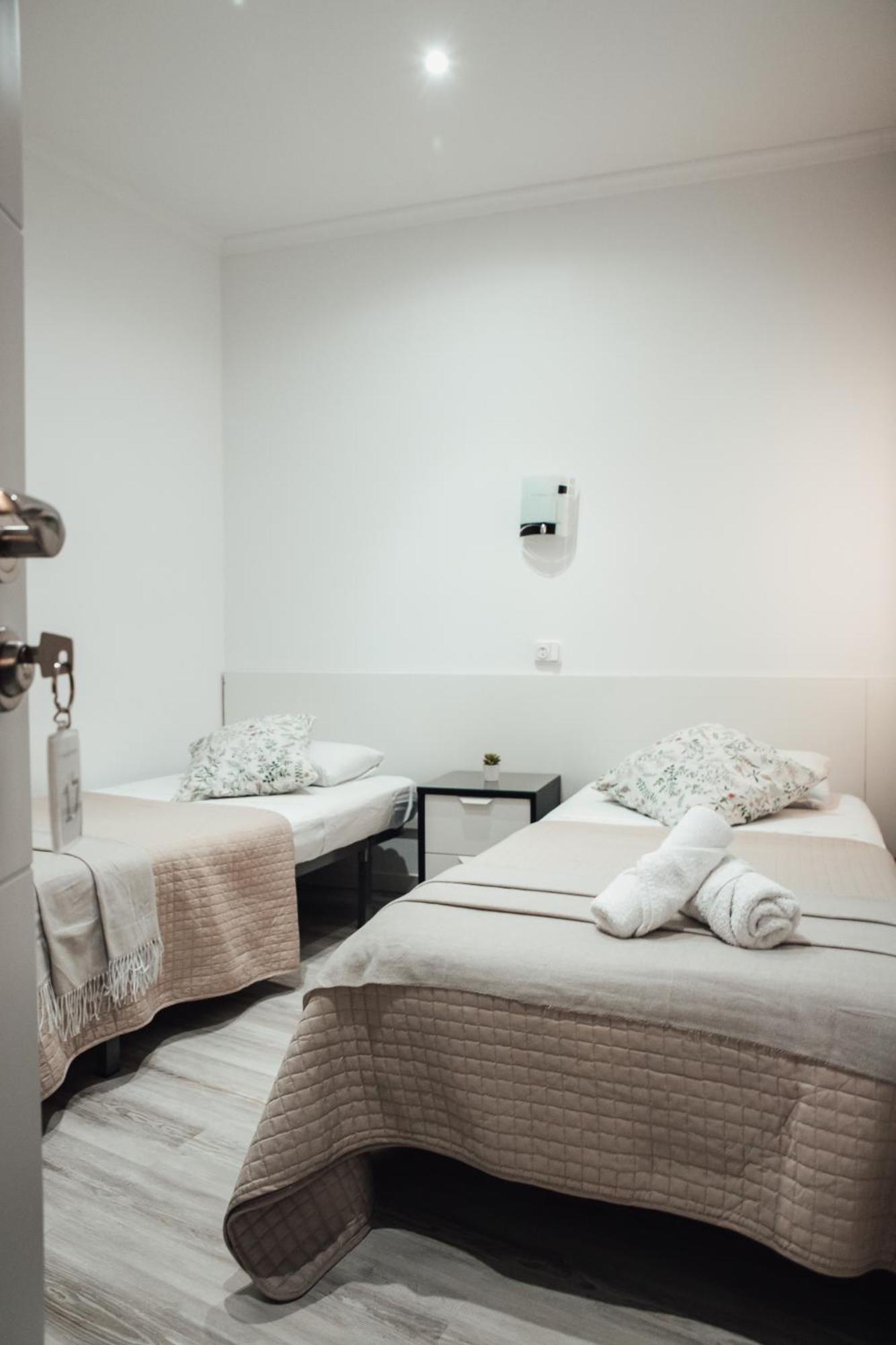 Hostal Ruta De Francia Barcelona Ngoại thất bức ảnh