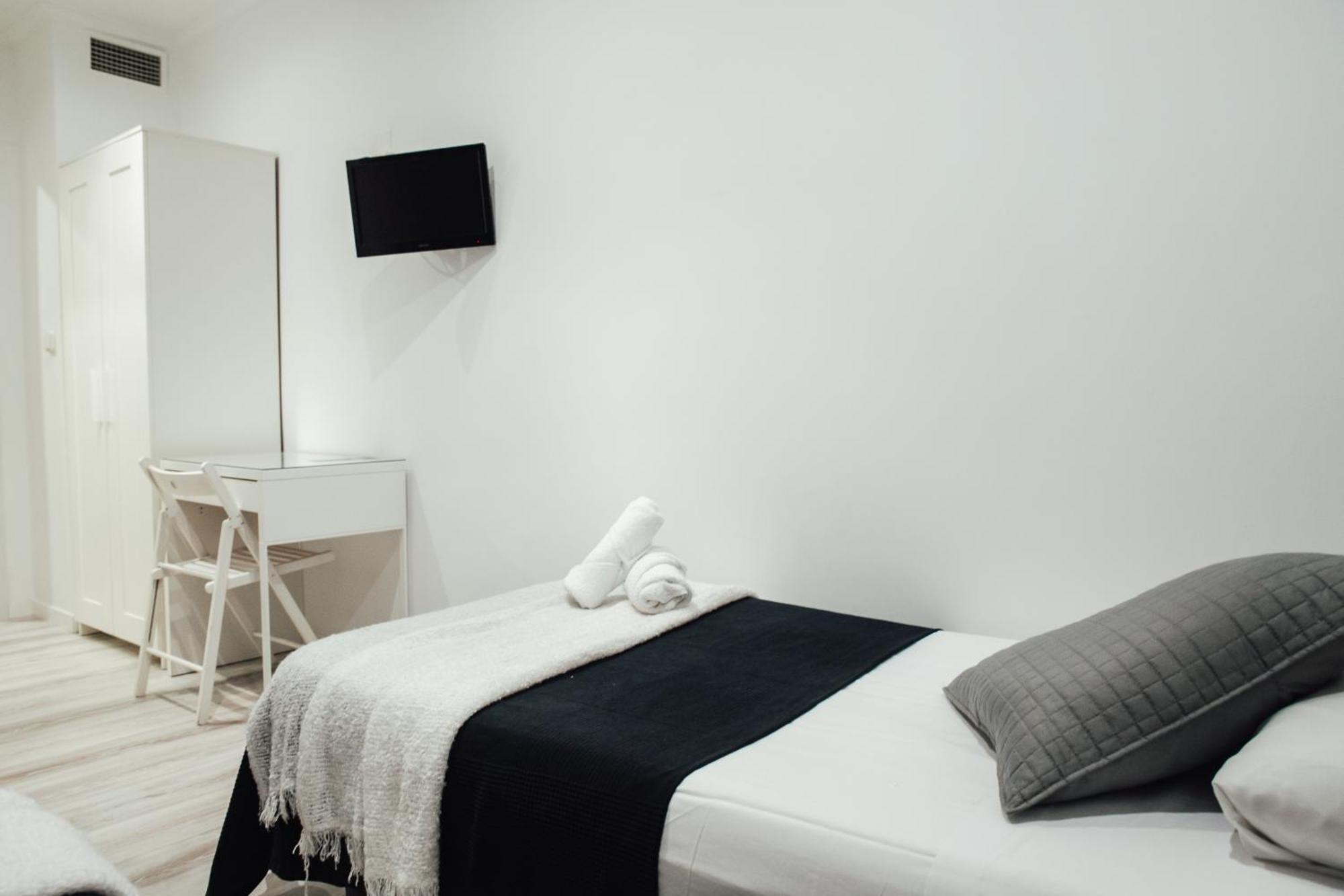 Hostal Ruta De Francia Barcelona Ngoại thất bức ảnh