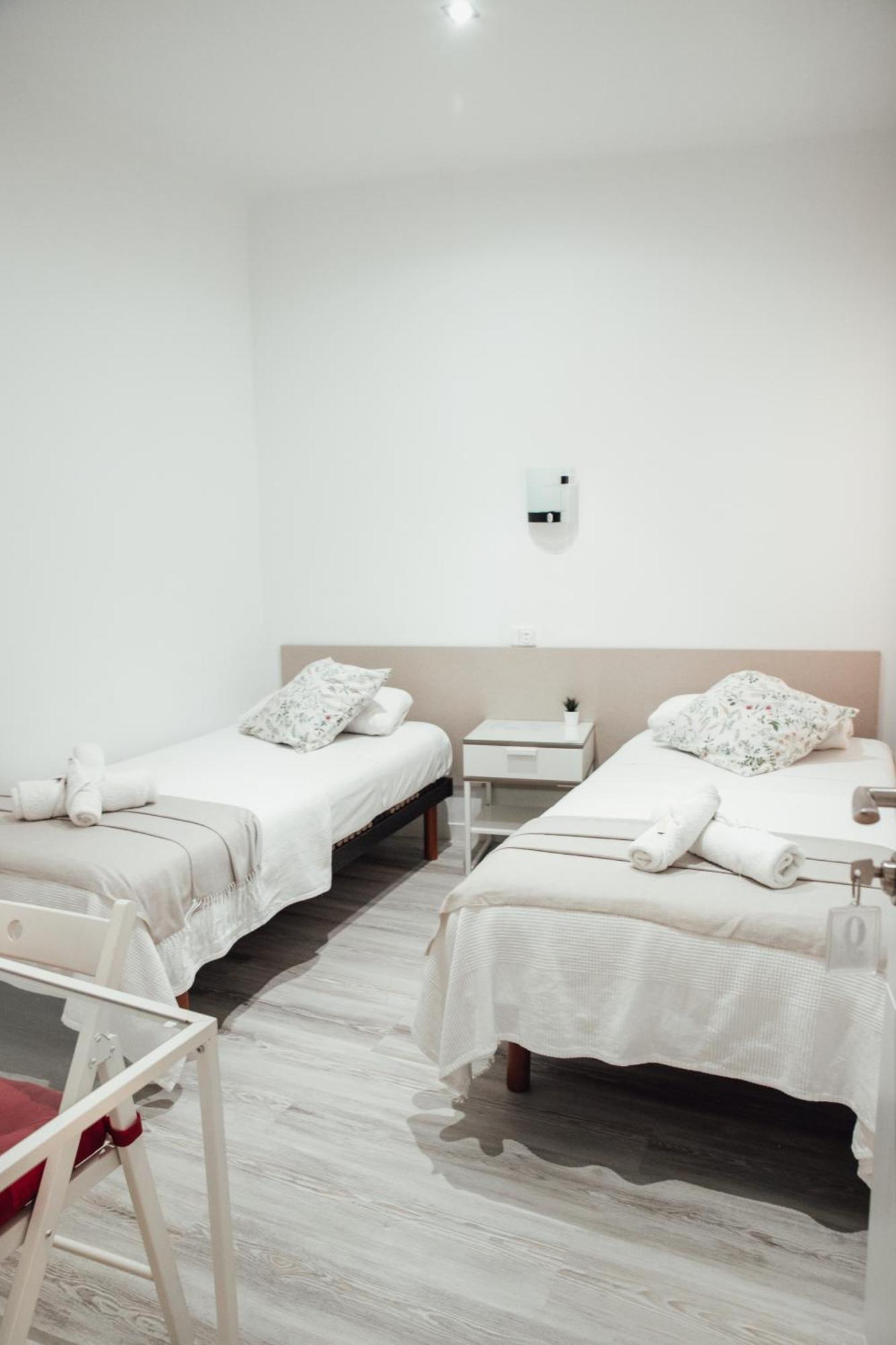 Hostal Ruta De Francia Barcelona Ngoại thất bức ảnh