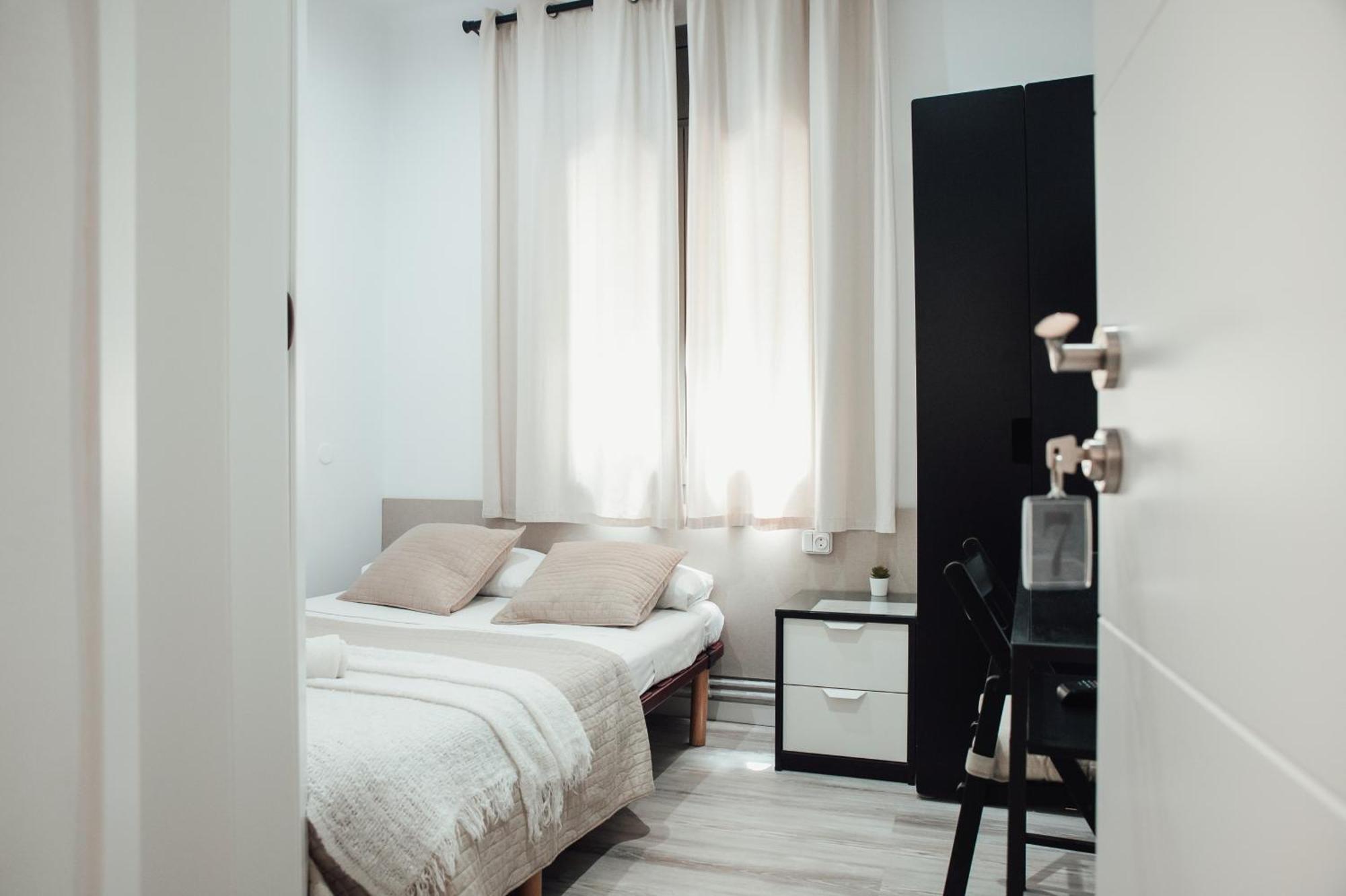Hostal Ruta De Francia Barcelona Ngoại thất bức ảnh