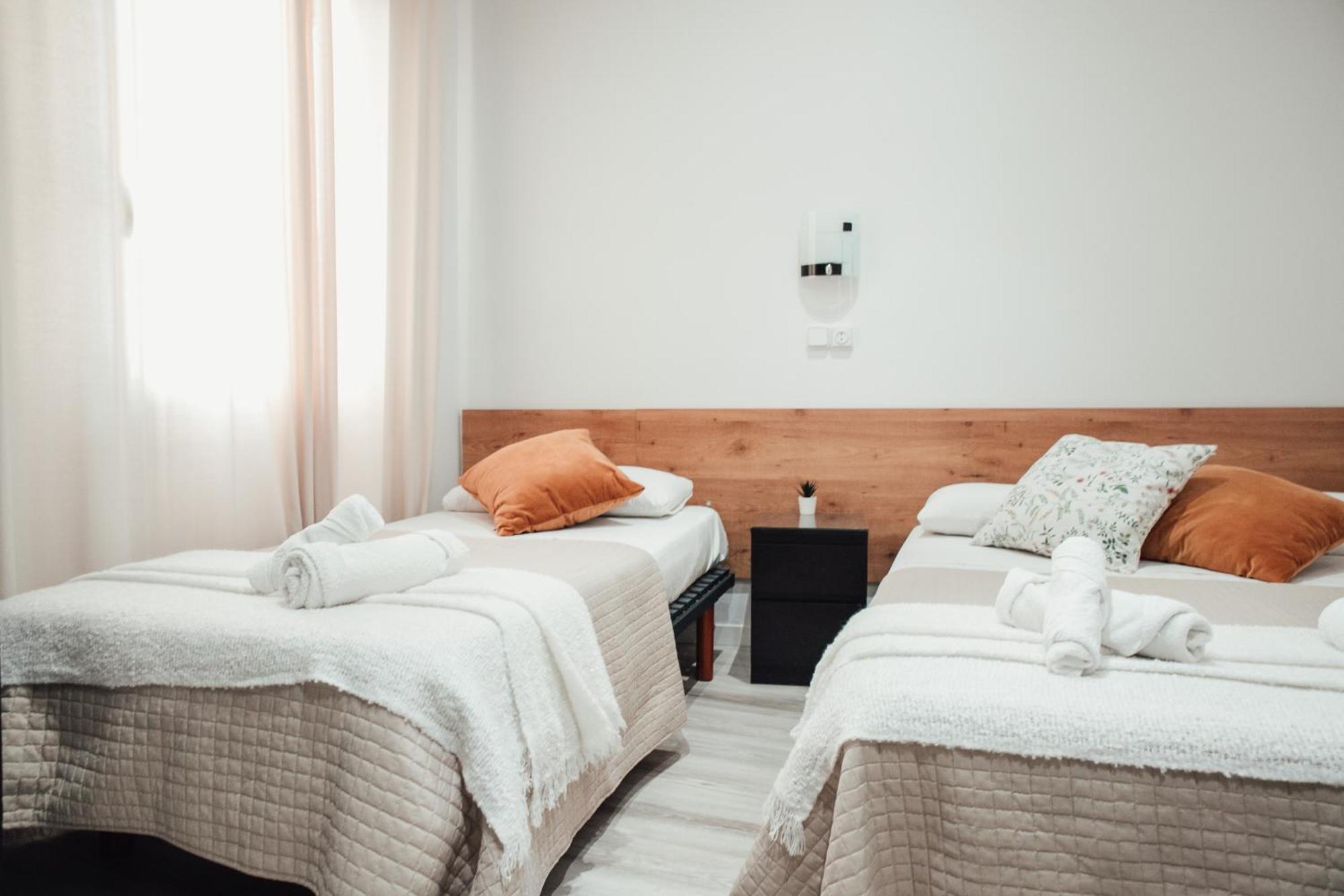 Hostal Ruta De Francia Barcelona Ngoại thất bức ảnh