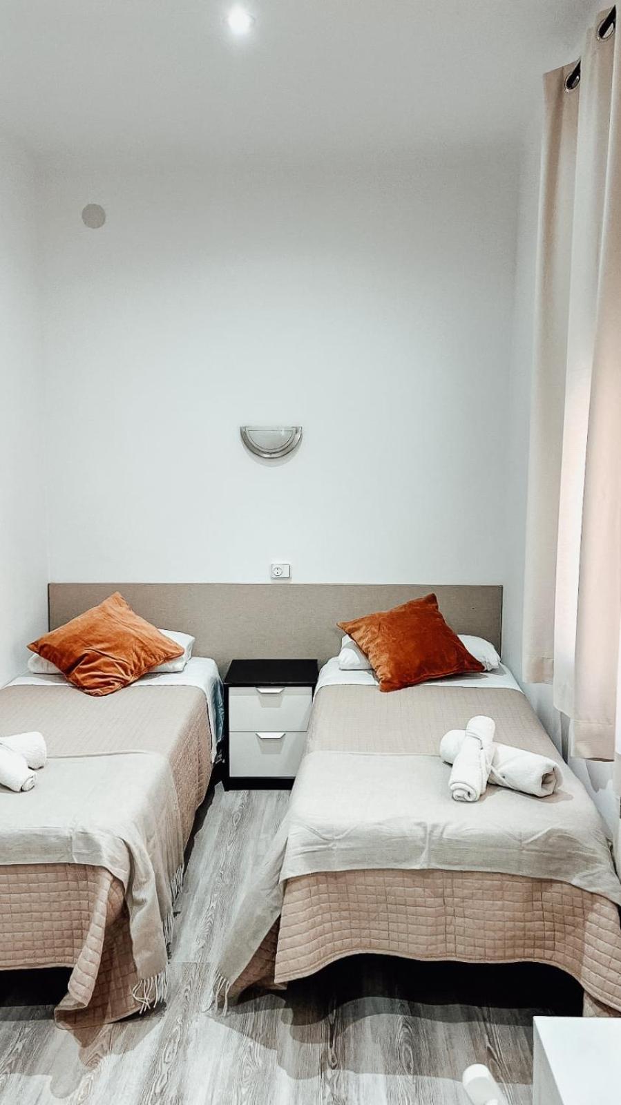 Hostal Ruta De Francia Barcelona Ngoại thất bức ảnh