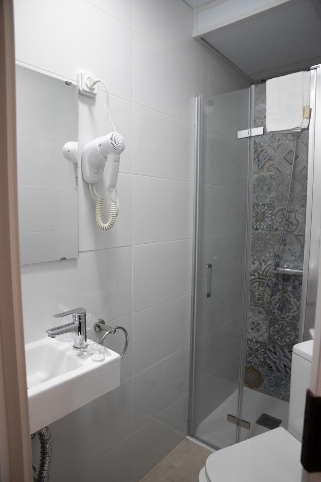Hostal Ruta De Francia Barcelona Ngoại thất bức ảnh