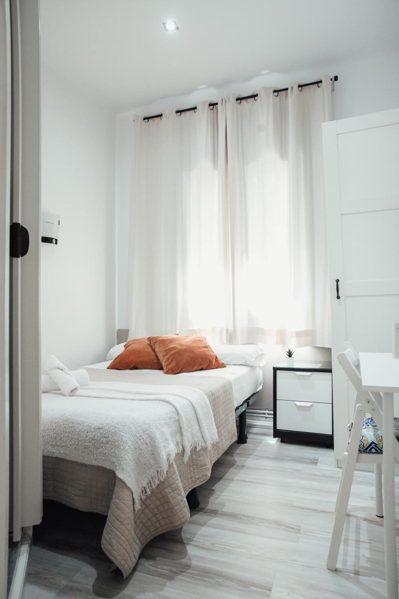 Hostal Ruta De Francia Barcelona Ngoại thất bức ảnh