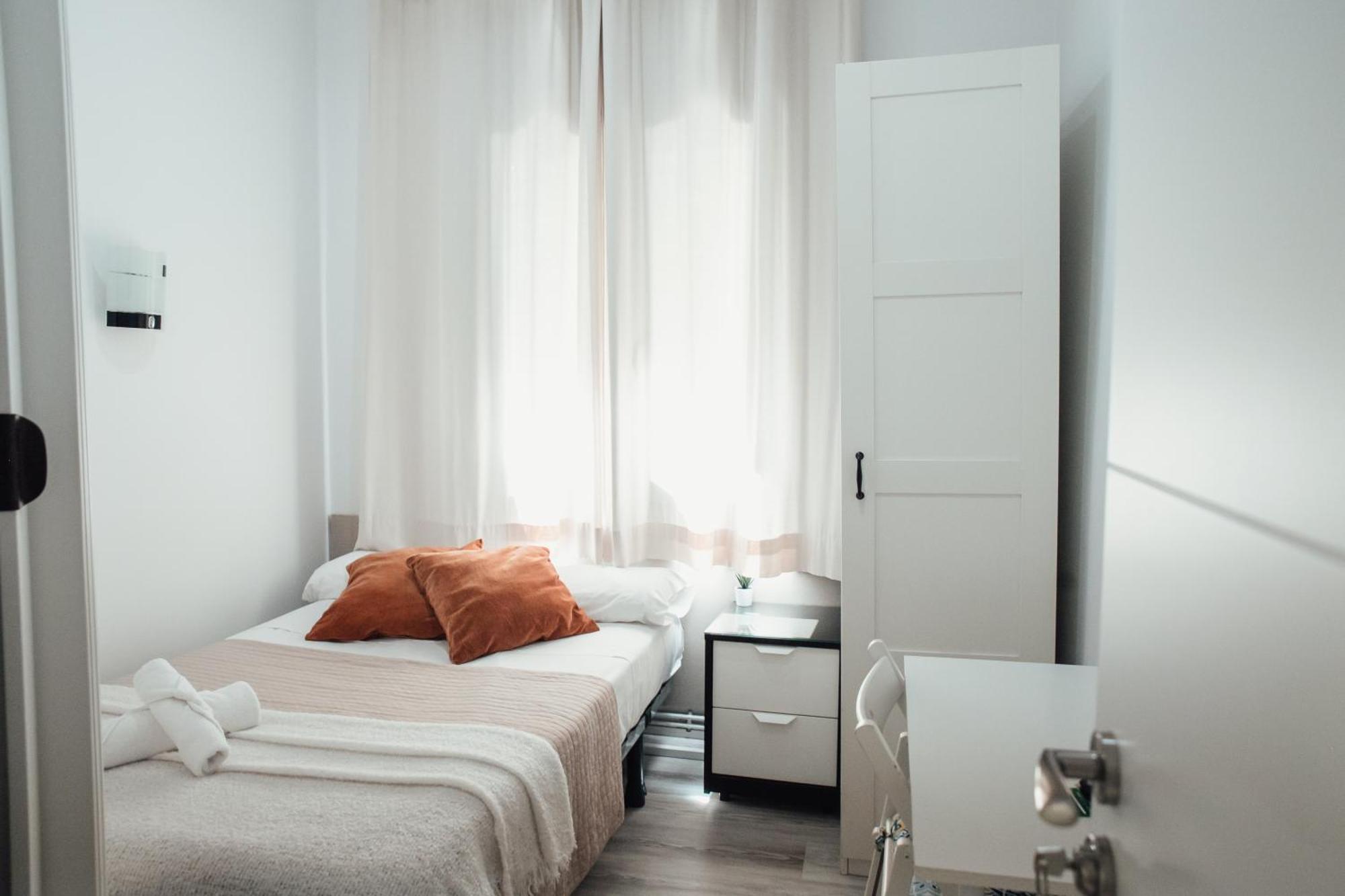 Hostal Ruta De Francia Barcelona Ngoại thất bức ảnh
